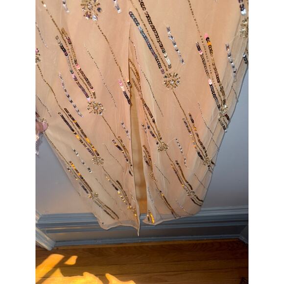 Mac Duggal Gold Embellished Floral Detail One Shoulder Gown NWT Size 8 - Picture 9 of 10